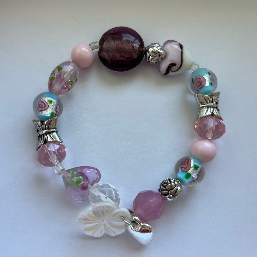 AVON New Beaded Chic Charm Bracelet (Floral)